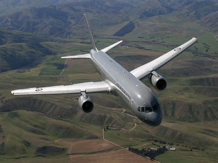 pasażerskie - Boeing-757--New-Zealand-Air-Force-.jpg