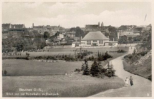 Beuthen - Rodelbahn im Stadtpark1941.jpg