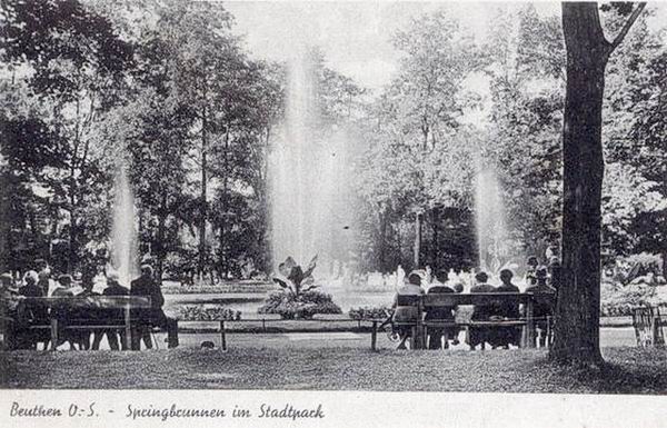 Beuthen - Fontanna w parku 1935.jpg