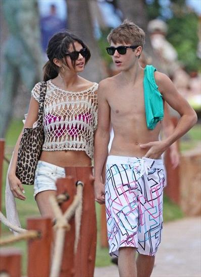 Justin i Selena Na Hawajach - 020.jpg