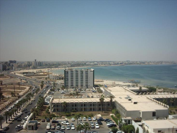 Libia - City_beach_near_the_Central_Business_District_of_Tripoli.jpg