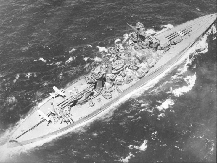 2 Wojna - USS-Tennessee.jpg