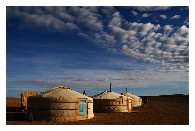 Śmieszne domy - Mongolia 1.jpg