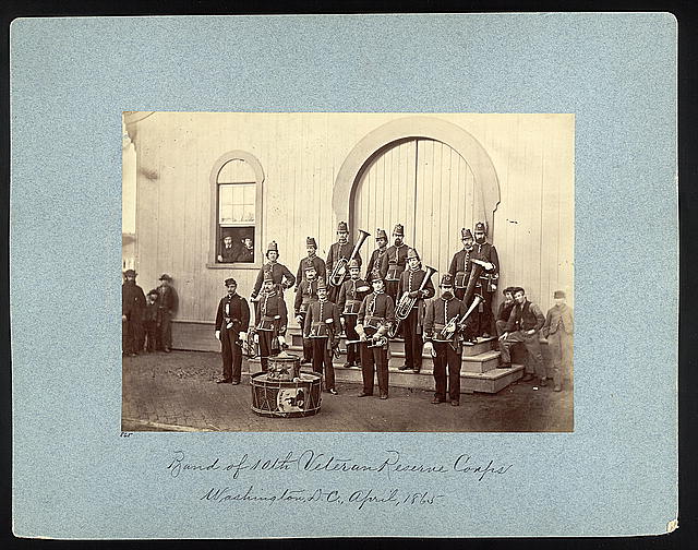 Żołnierze - libofcongr278 Band of 10th Veteran Reserve Corps, Washington, D.C., April, 1865.jpg