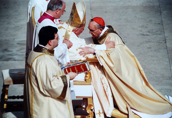   PAPIEŻE - jan_pawel_ii_franciszek_bergoglio_paparch600.jpeg