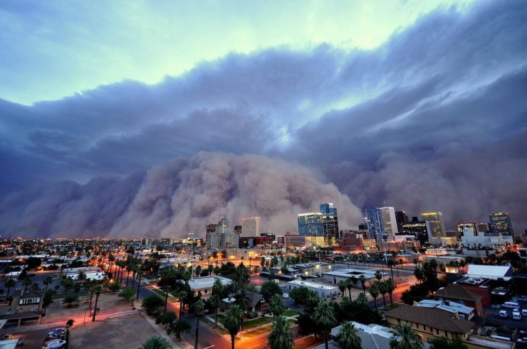 Świat jest piękny - A monstrous dust storm Haboob, Phoenix, Arizona.jpg