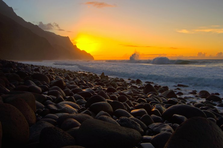 SŁOŃCE - wschody, zachody - Kalalau Gold, Kauai, Hawaii.jpg