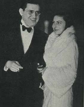 Oscary photo - 1939 David O Selznick who won this evening Oscar for...rg Memorial Award. Next to him stands his wife Irene.jpg